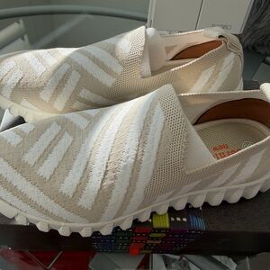 bernie mev. Cream and White Women's Sneakers